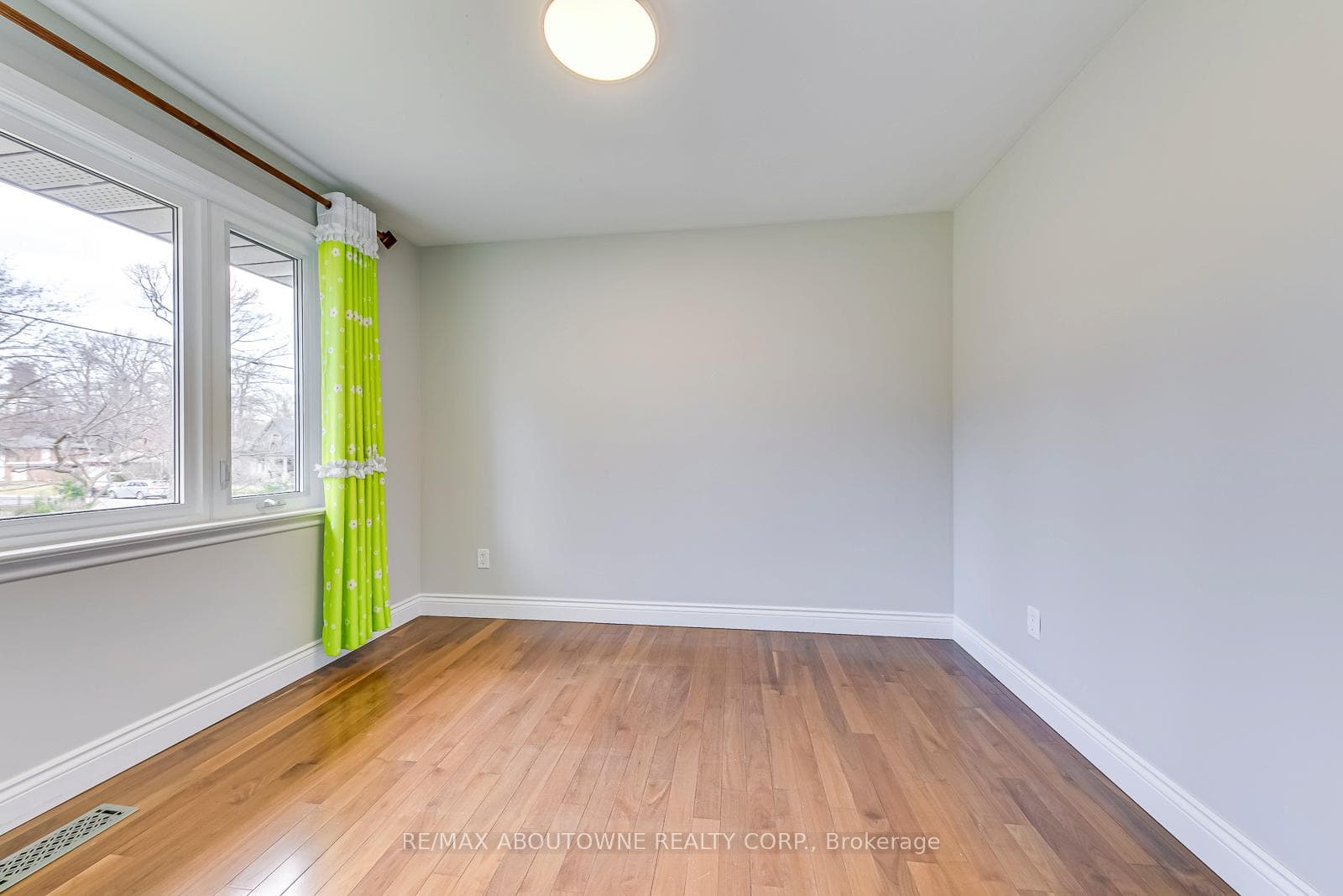 1526 Truscott Drive photo 30
