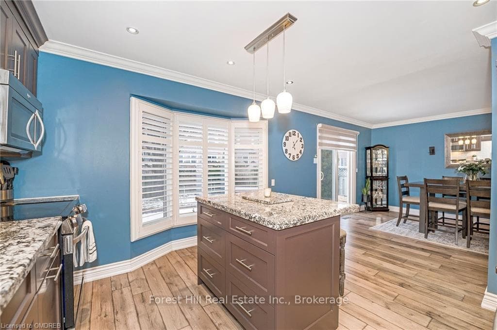 3337 CARDIFF Crescent photo 8