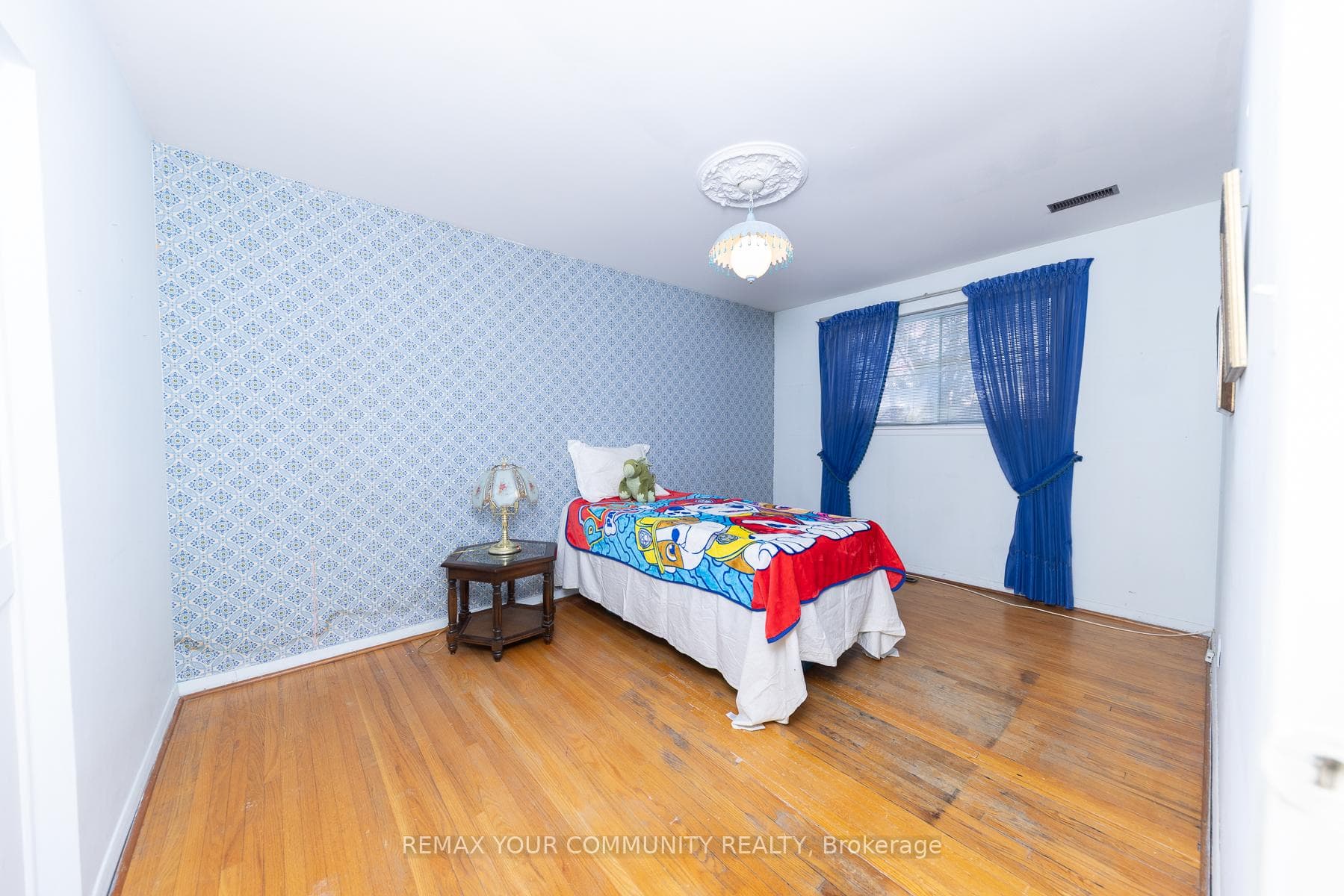 11 Greenwin Village Road photo 27