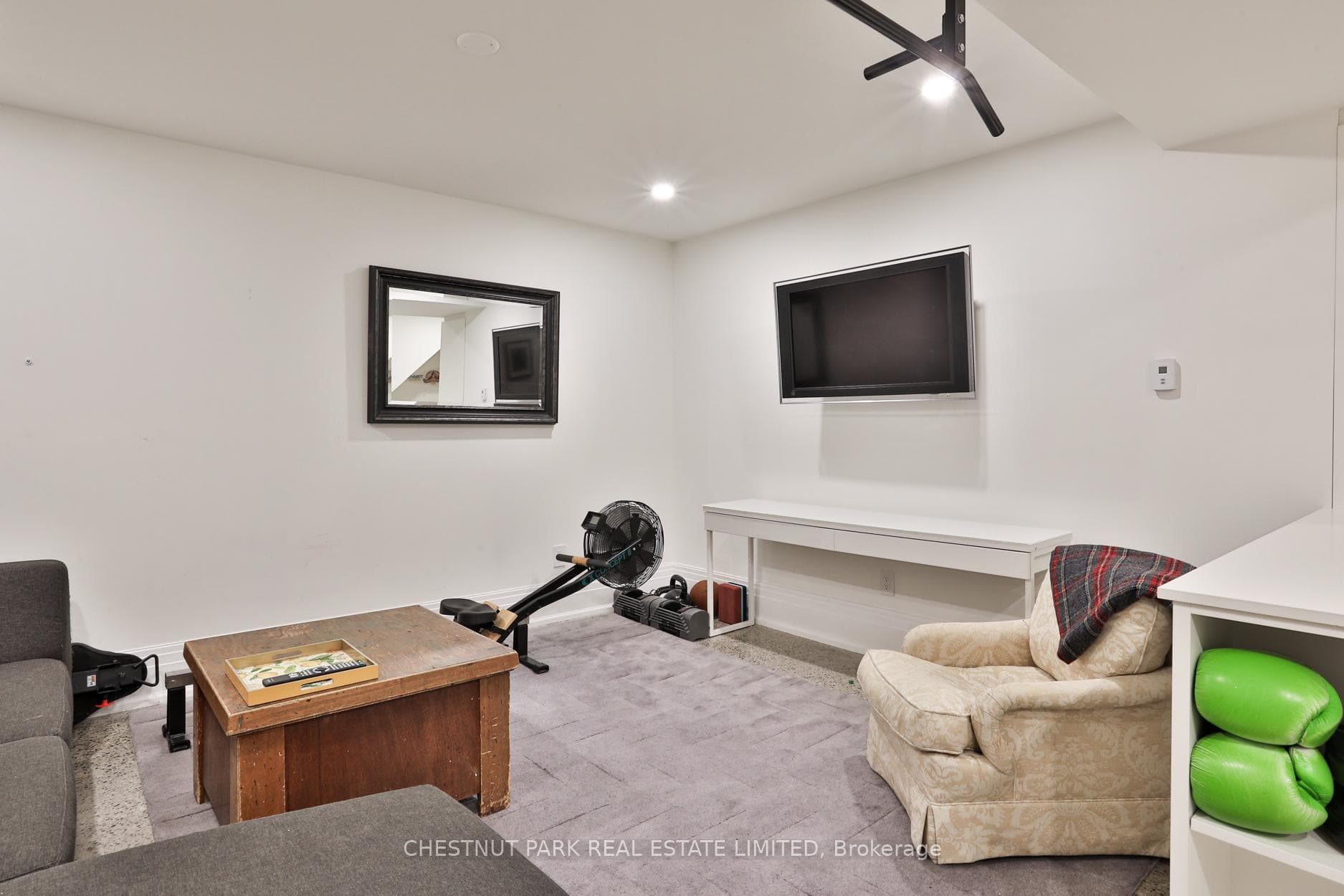 329 Crawford Street photo 31
