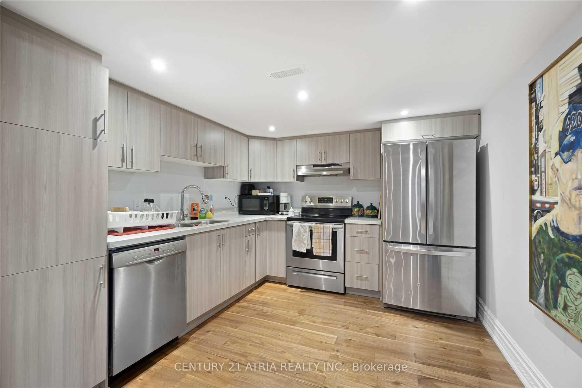 107 Murray Drive Unit Lower photo 2