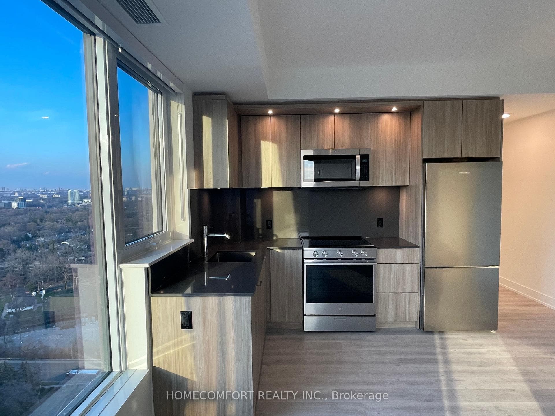 60 CENTRAL PARK ROAD Way Unit 2512 photo 13