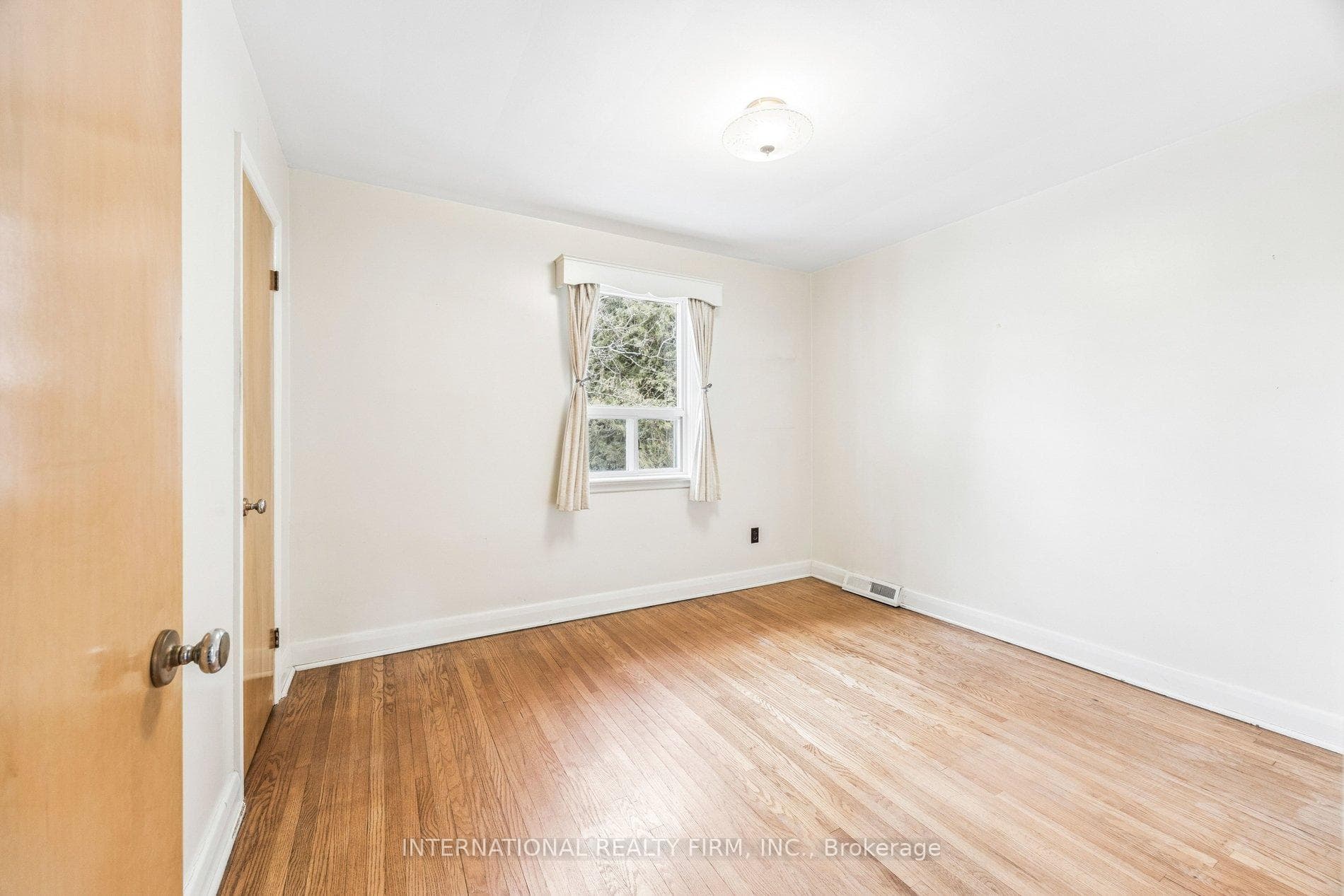 131 Brenda Crescent photo 25