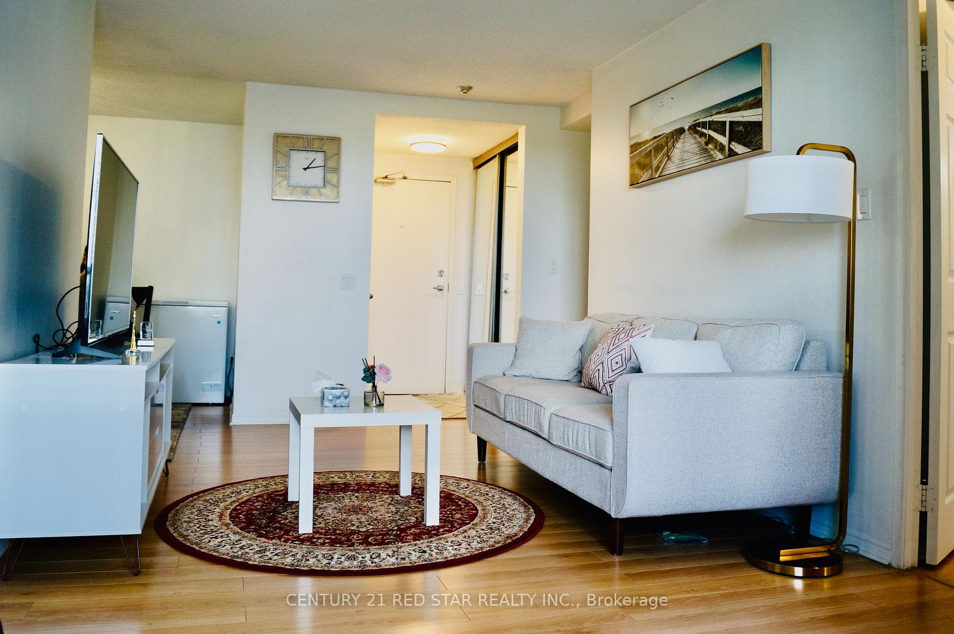 7 BISHOP Avenue Unit #910 photo 17