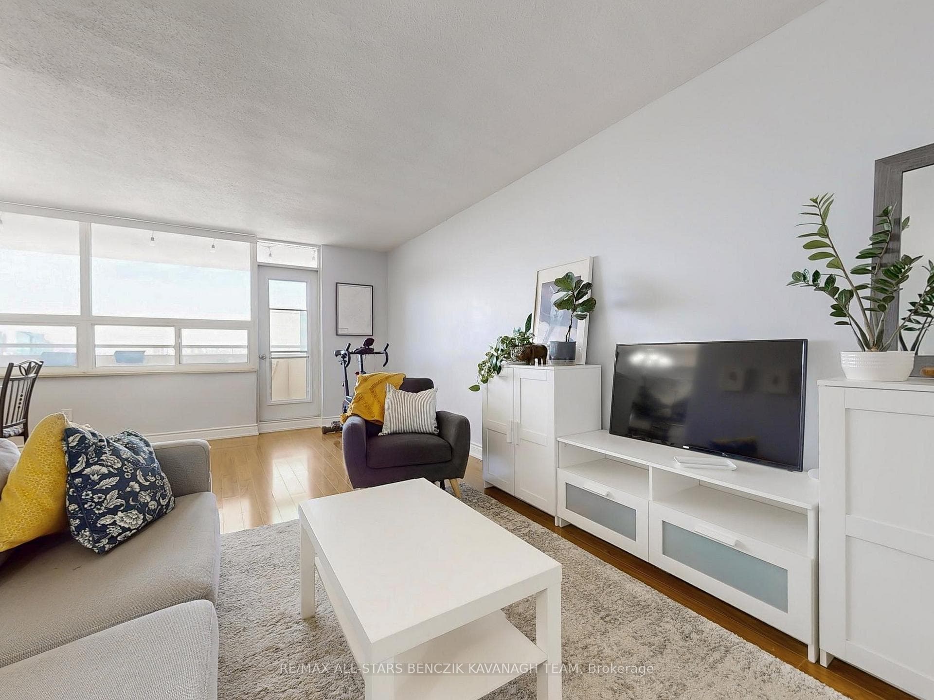 1350 York Mills Road Unit 1701 photo 3