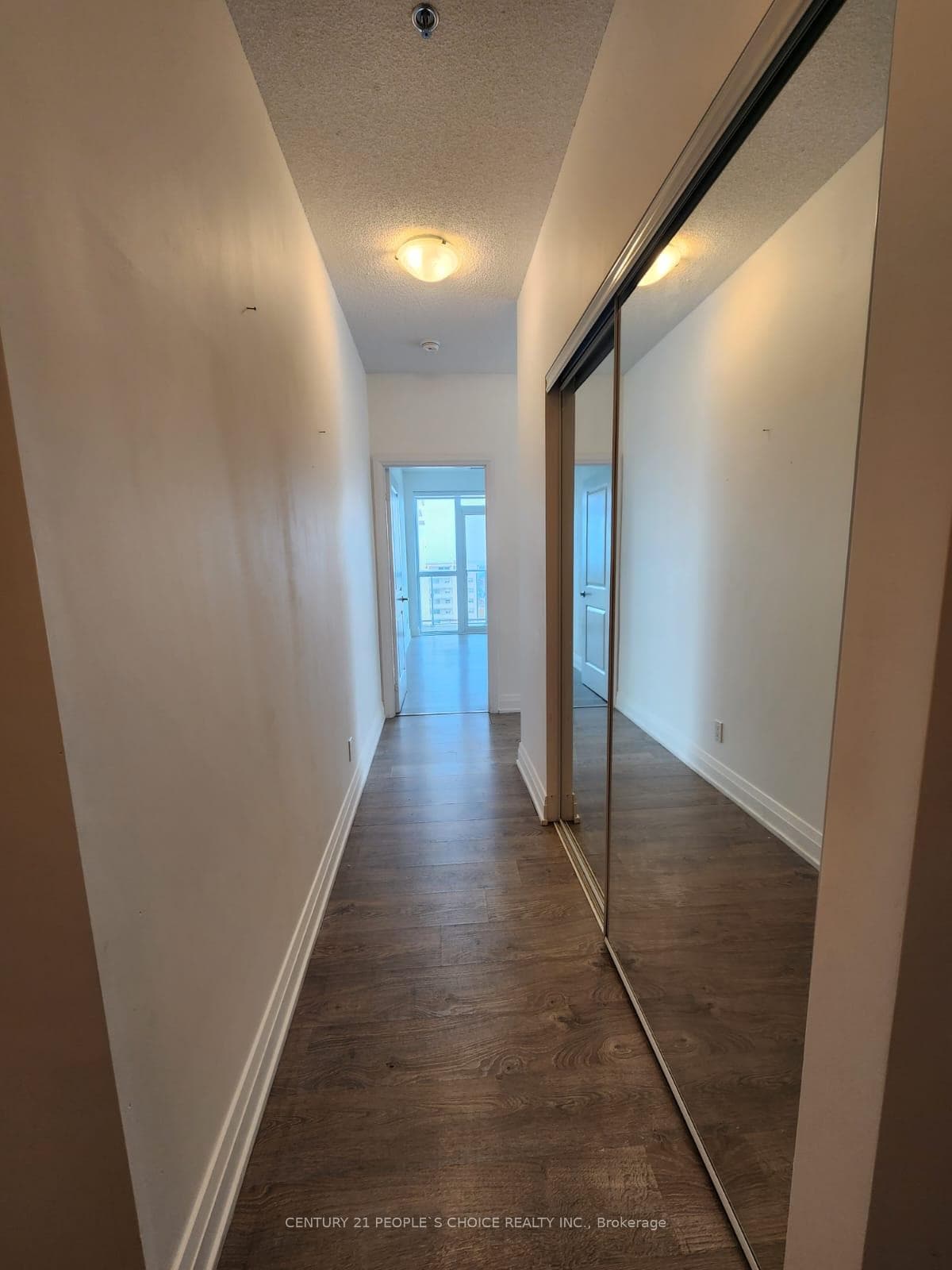 65 Speers Road Unit 1009 photo 6