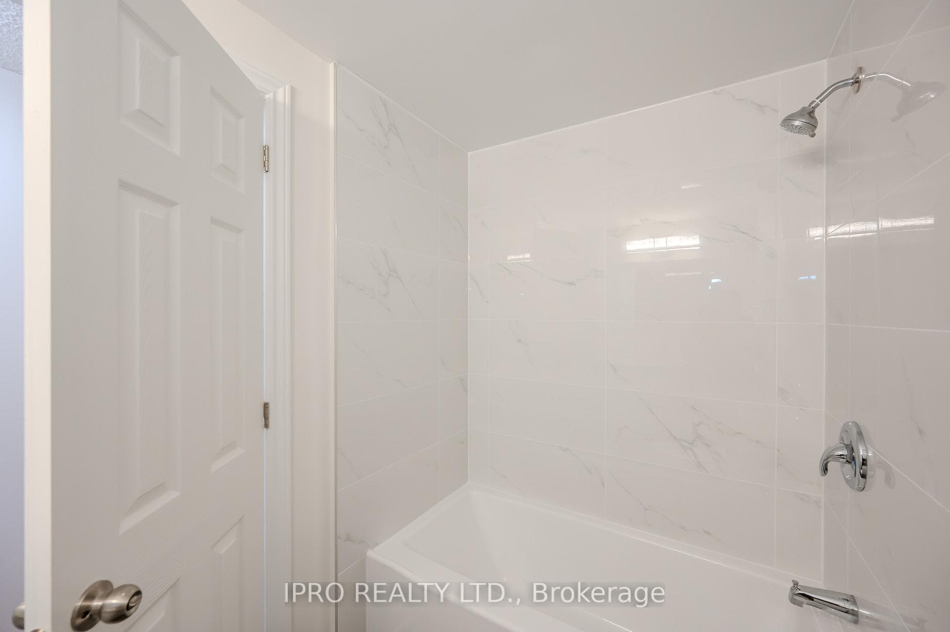 180 Westvale Drive photo 21