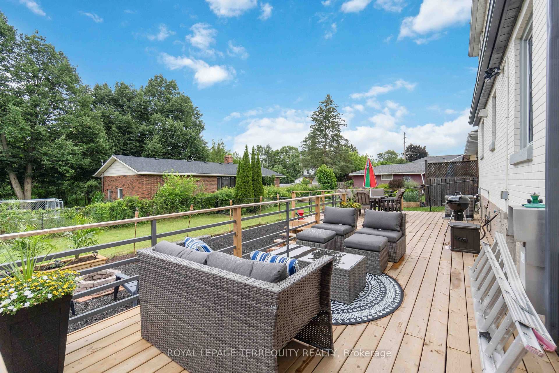 532 Eagle Street photo 34