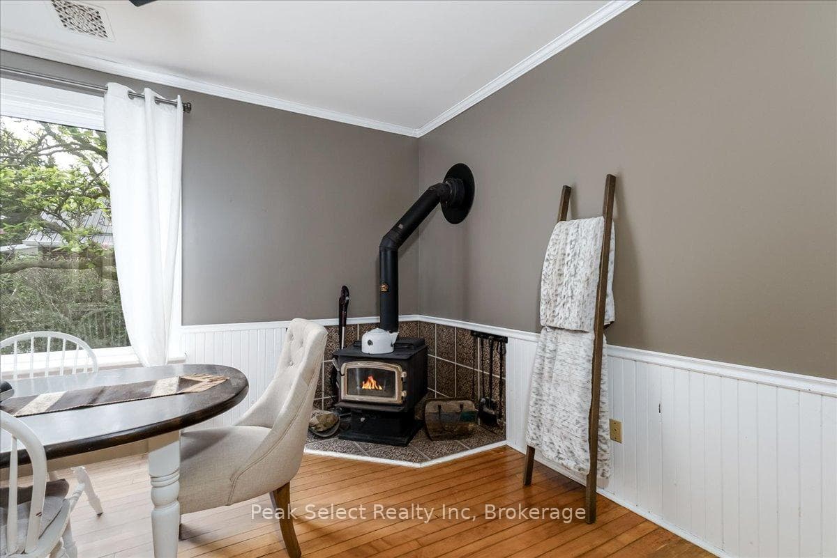 241 KING Street photo 17