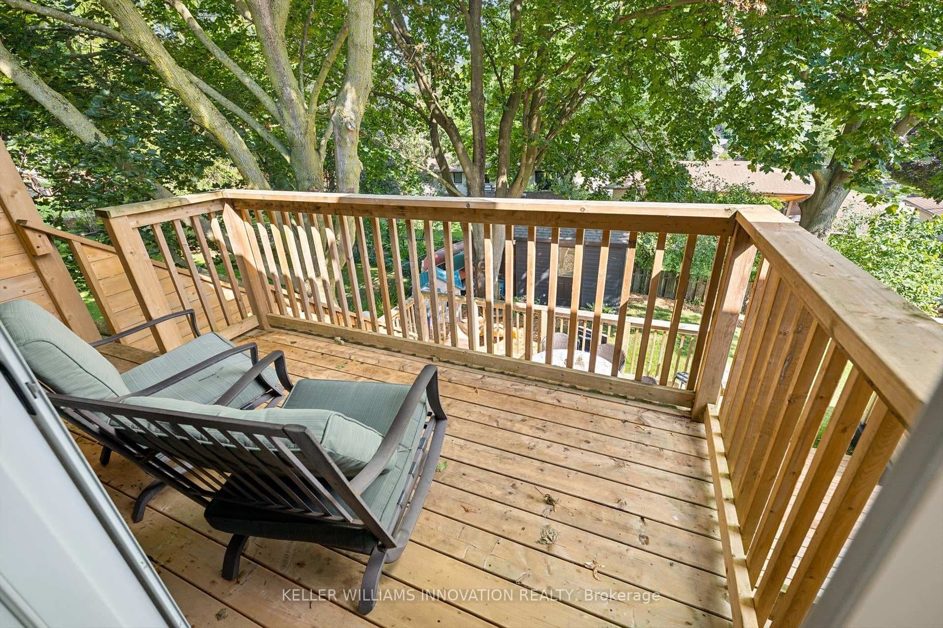 64 Westbury Crescent photo 23