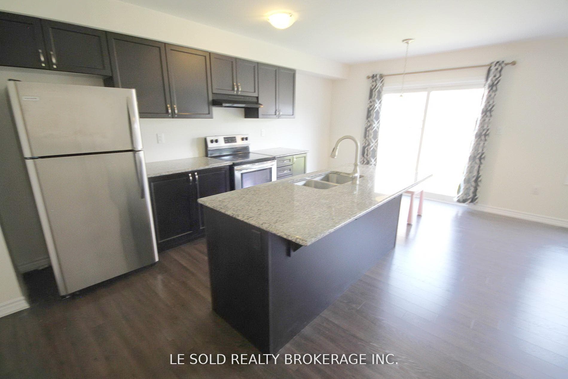 90 Hutt Crescent photo 5