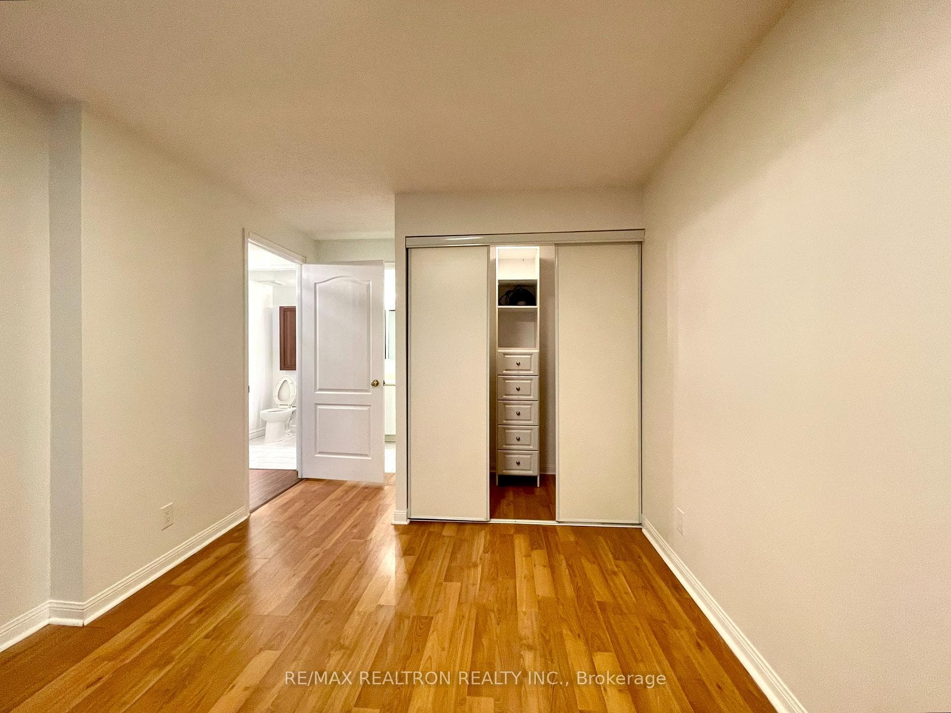 28 Sommerset Way Unit 1021 photo 18