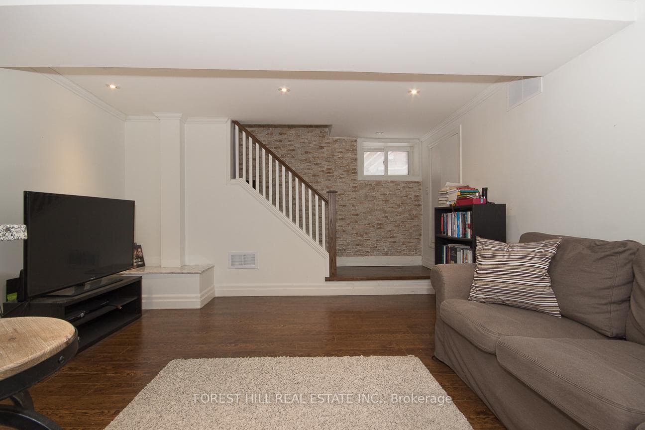20 Ferndale Avenue Unit Bsmnt photo 7