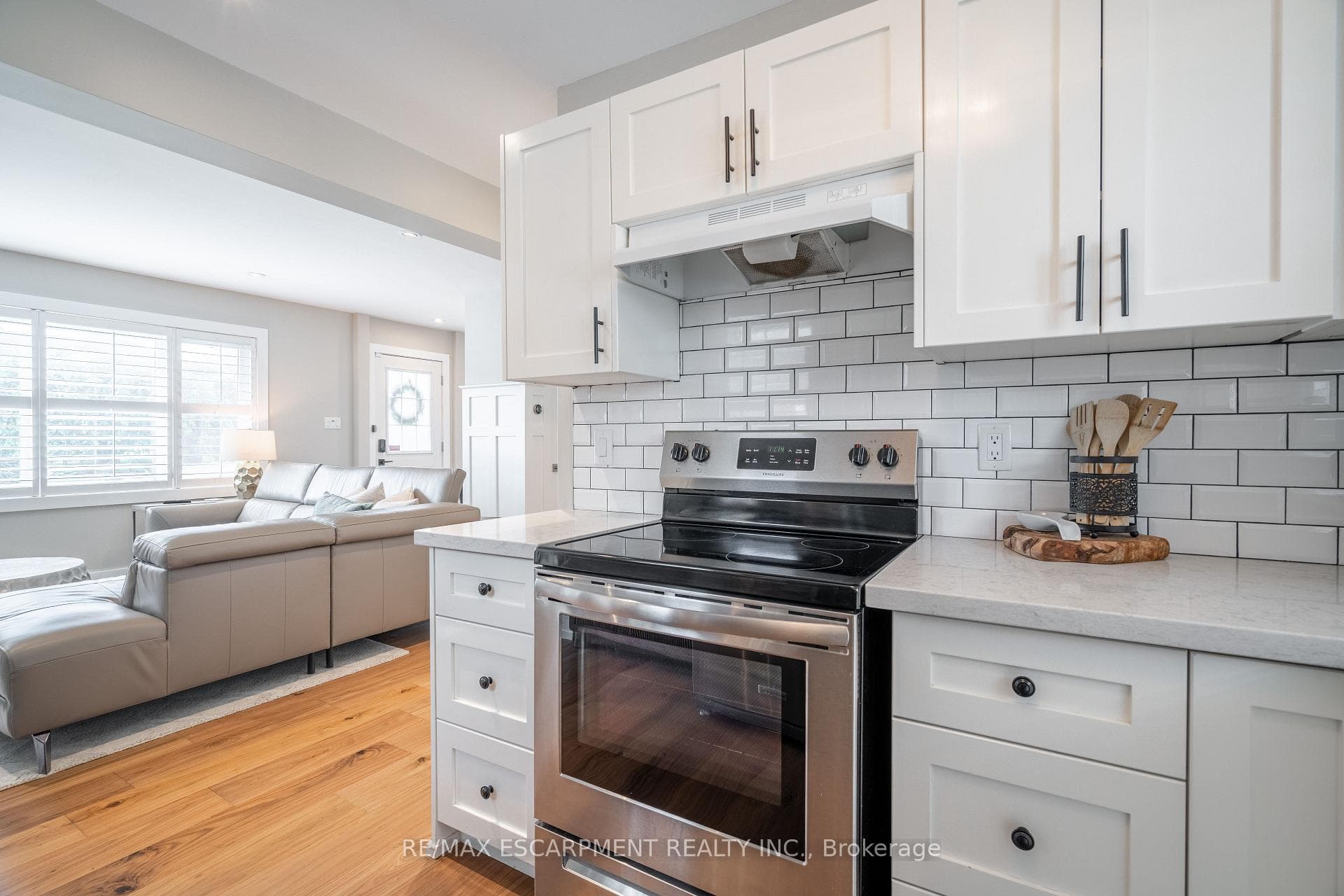 271 Mcneilly Road photo 12