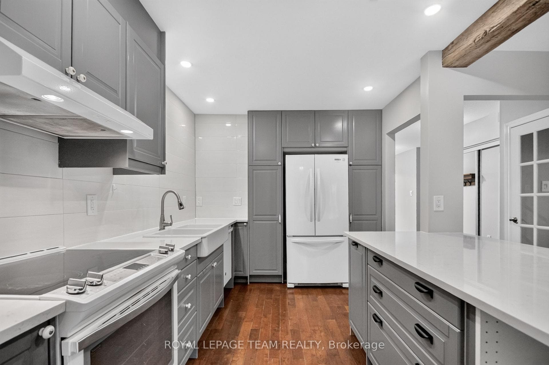 18 Chisholm Court Unit 9 photo 15