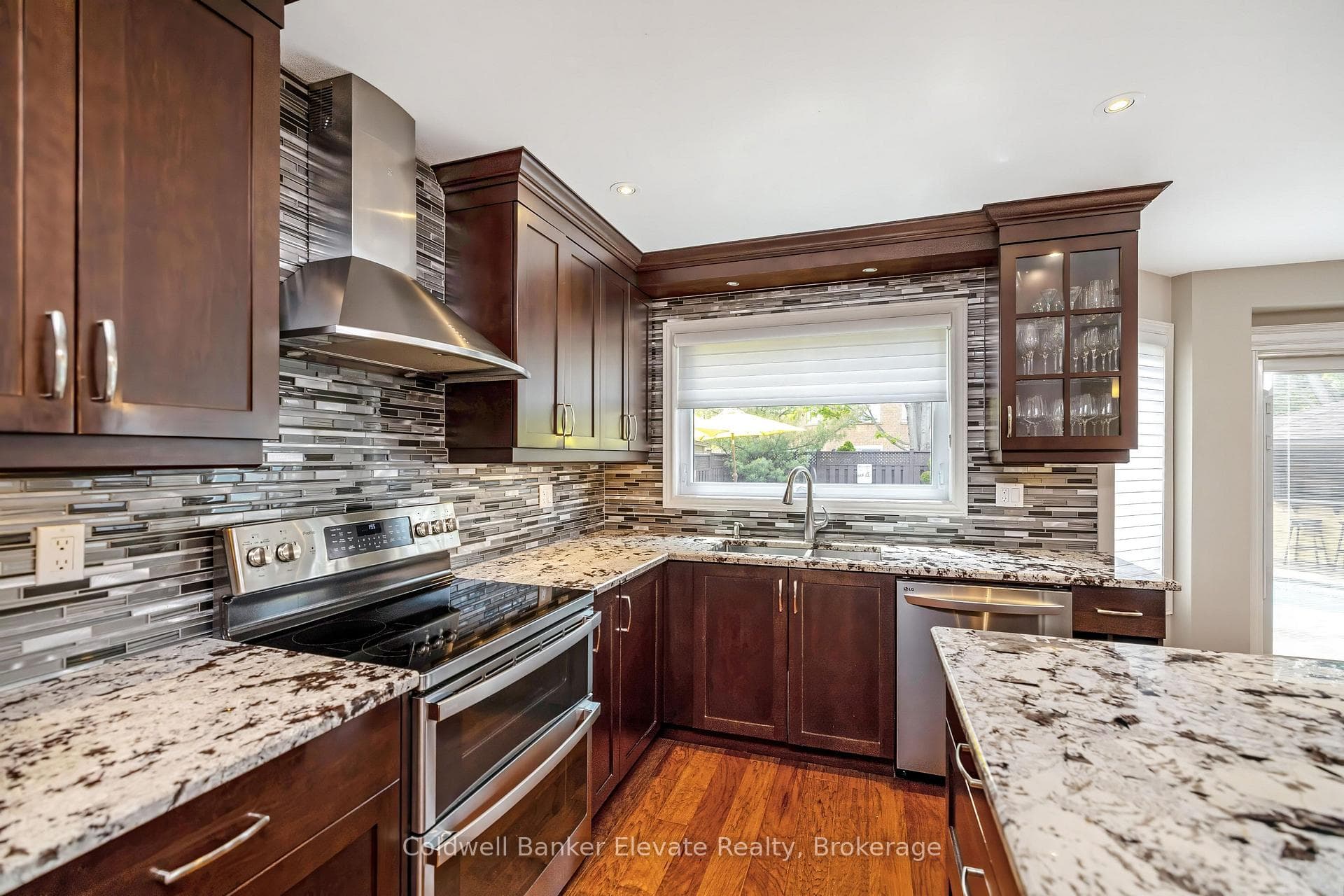 52 Curry Crescent photo 14