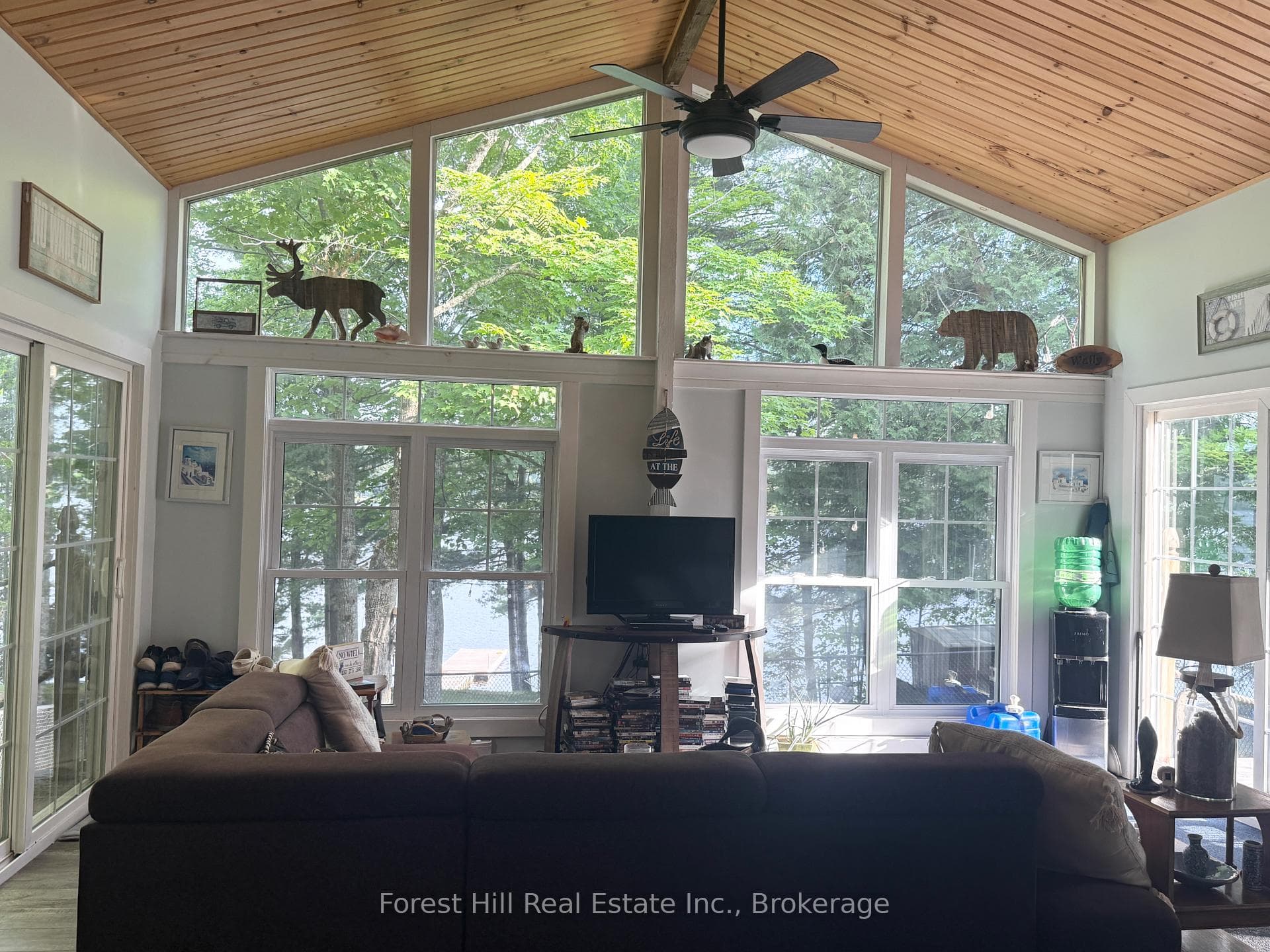 935 Limberlost Road photo 38