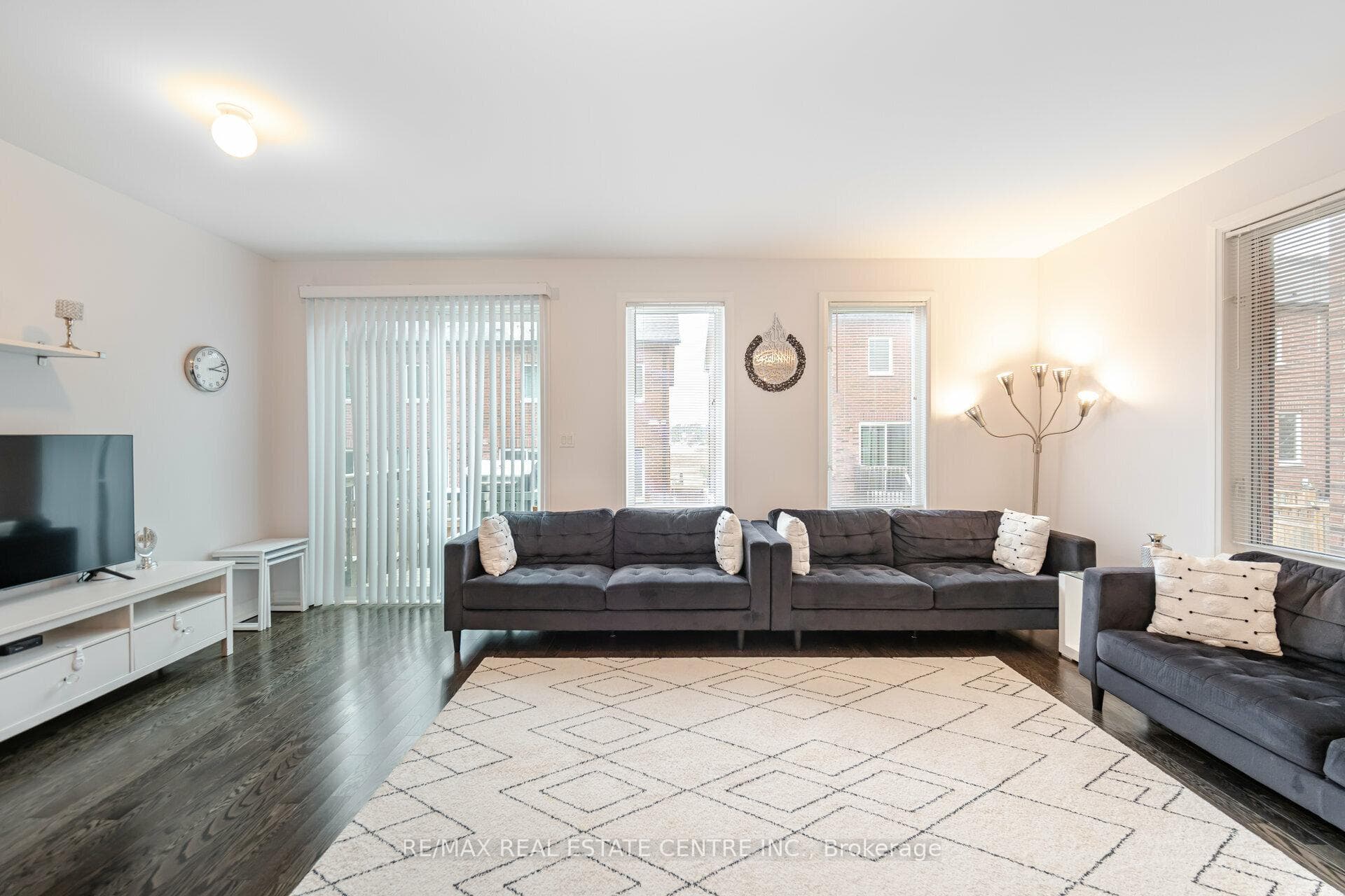 59 Henry Crescent photo 15