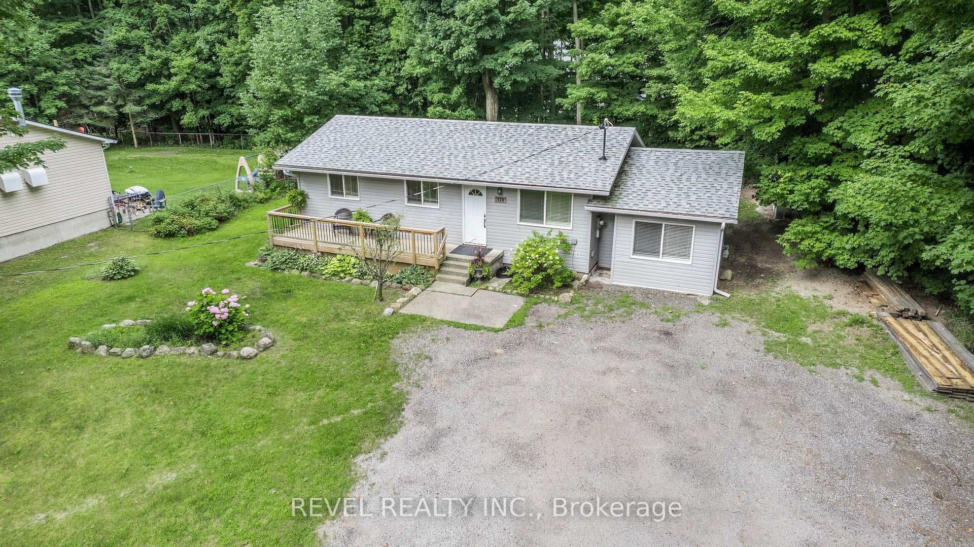 114 Desroches Trail photo 1