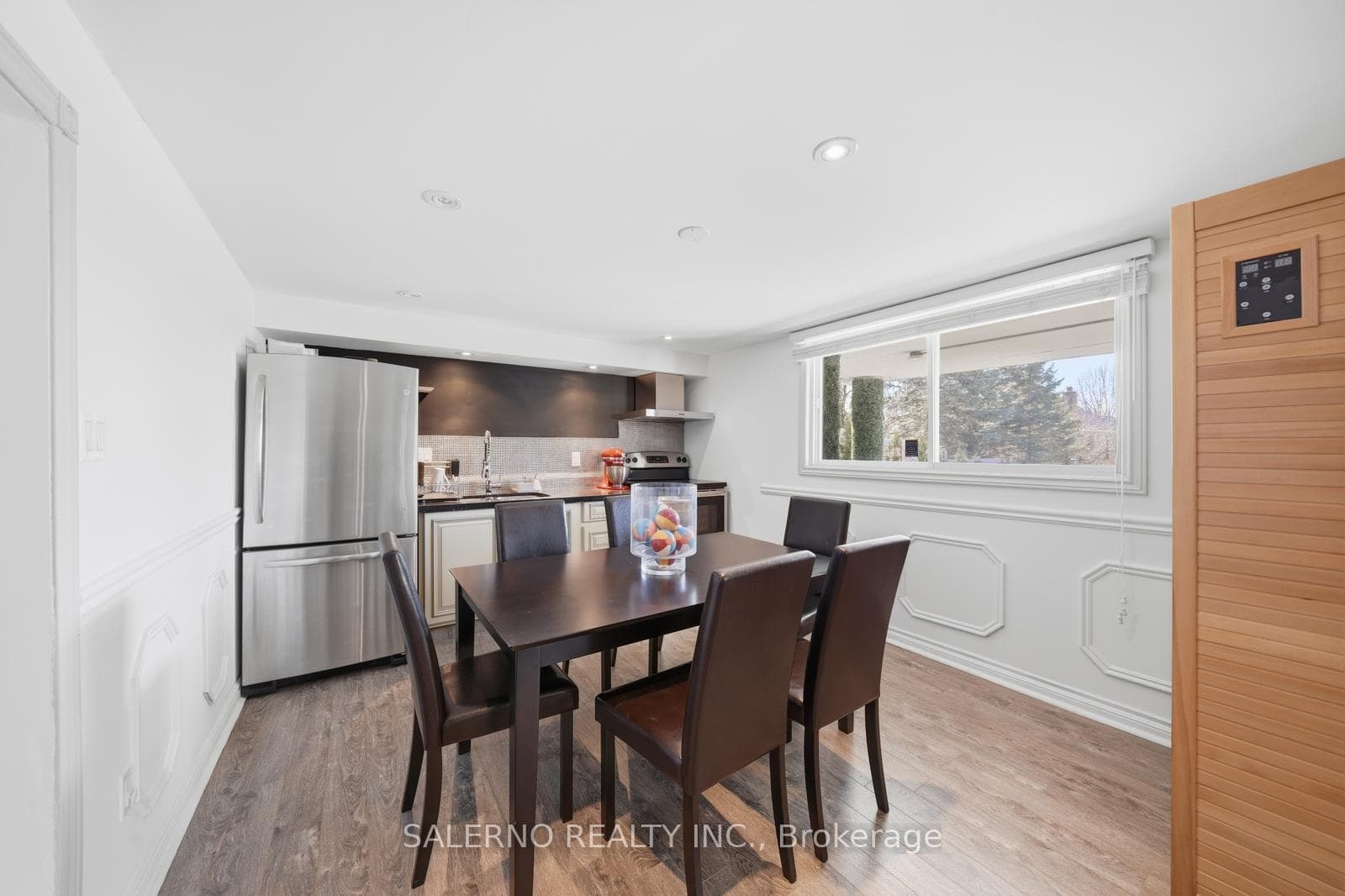 115 Ayton Crescent photo 40