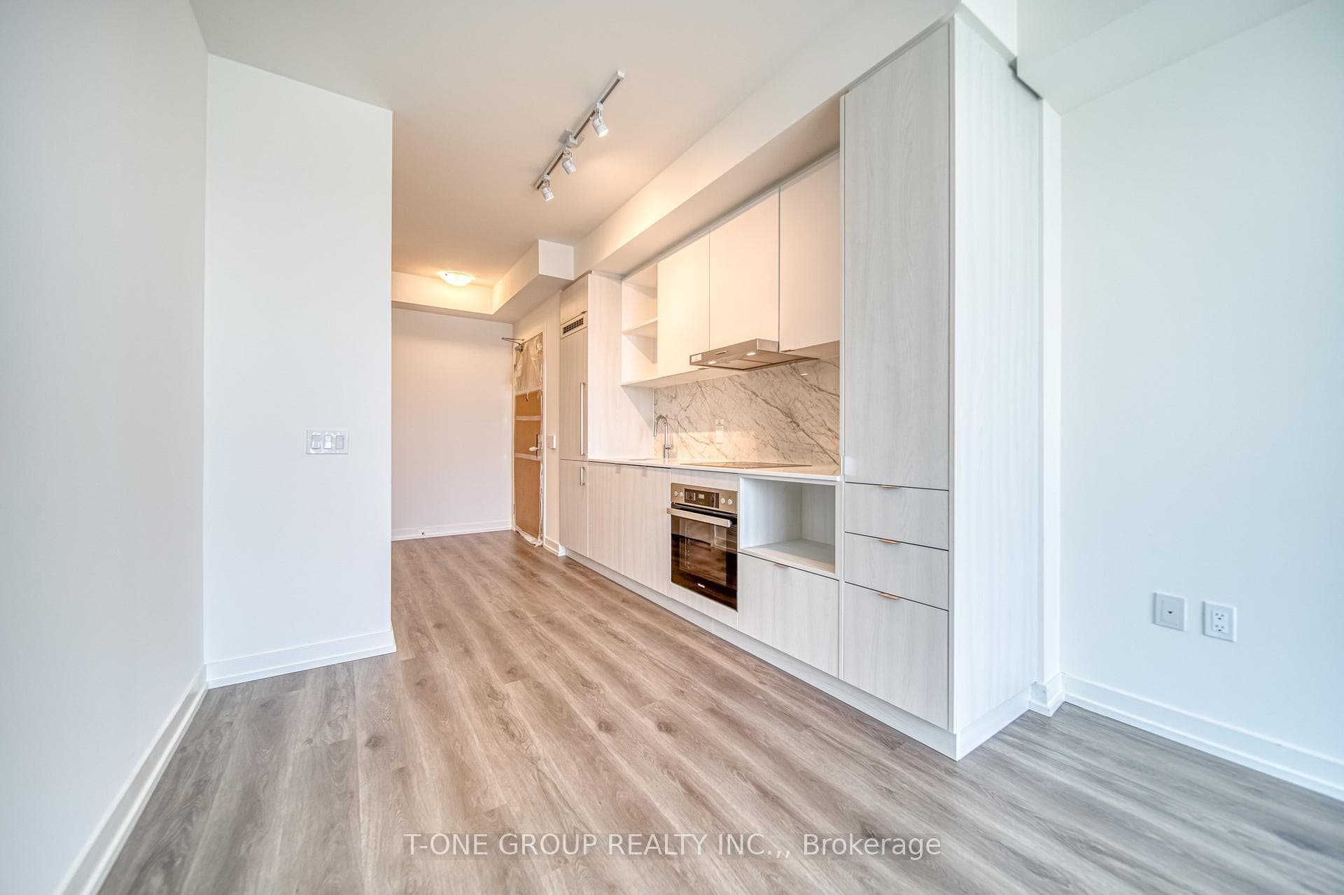 138 Downes Street Unit 6807 photo 9