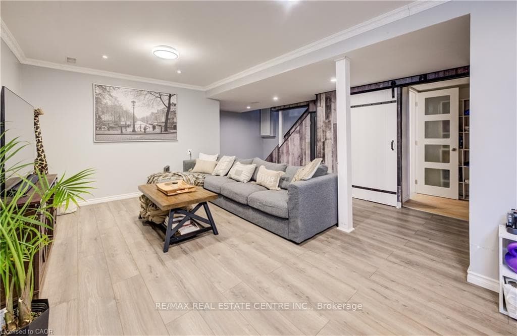 35 Glendan Court photo 49