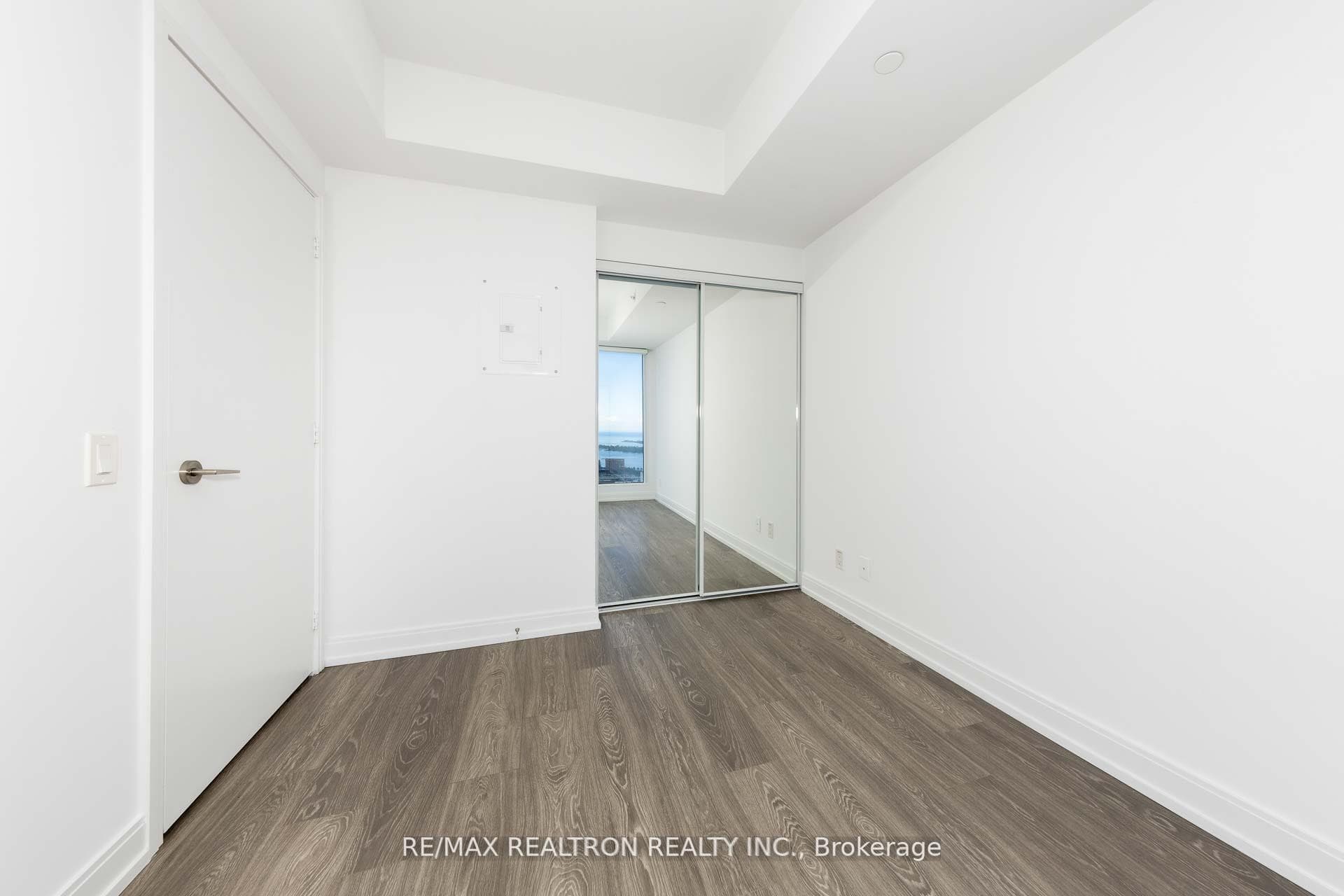181 Dundas Street Unit 5507 photo 18