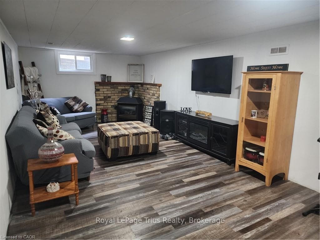 130 Balmoral Drive photo 26