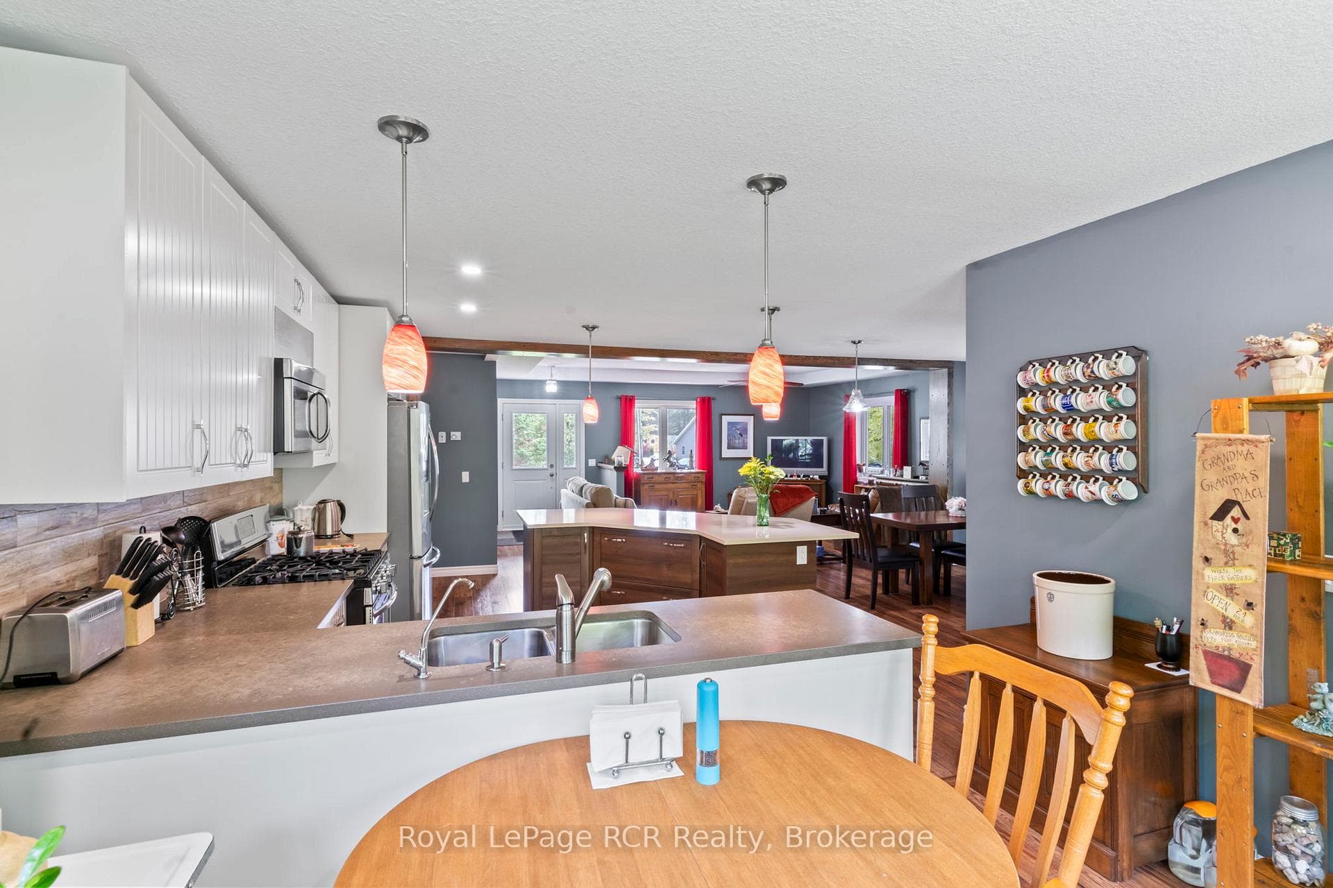 615 Cayuga Crescent photo 20