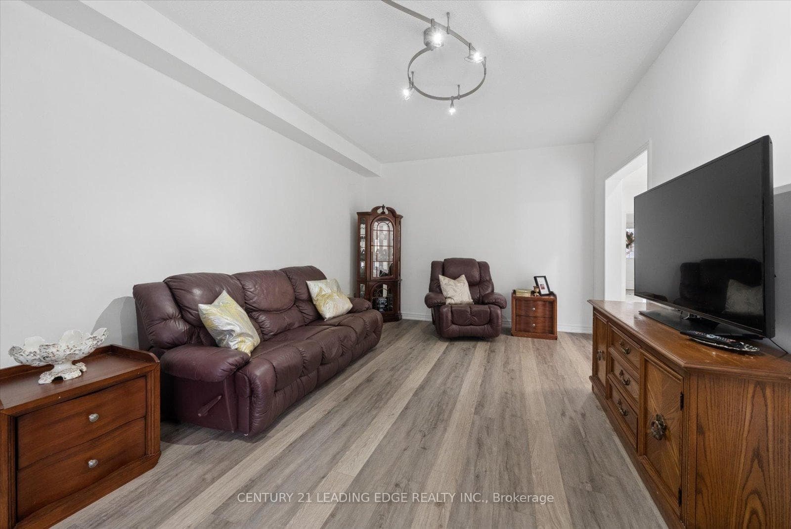 161 Shaftsbury Avenue photo 22