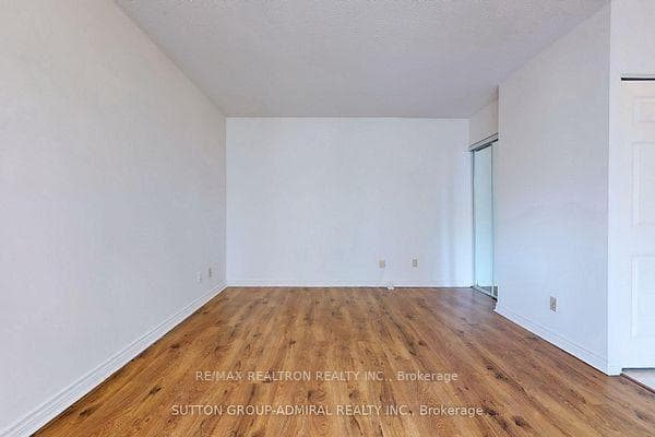 736 Bay Street Unit 2707 photo 10