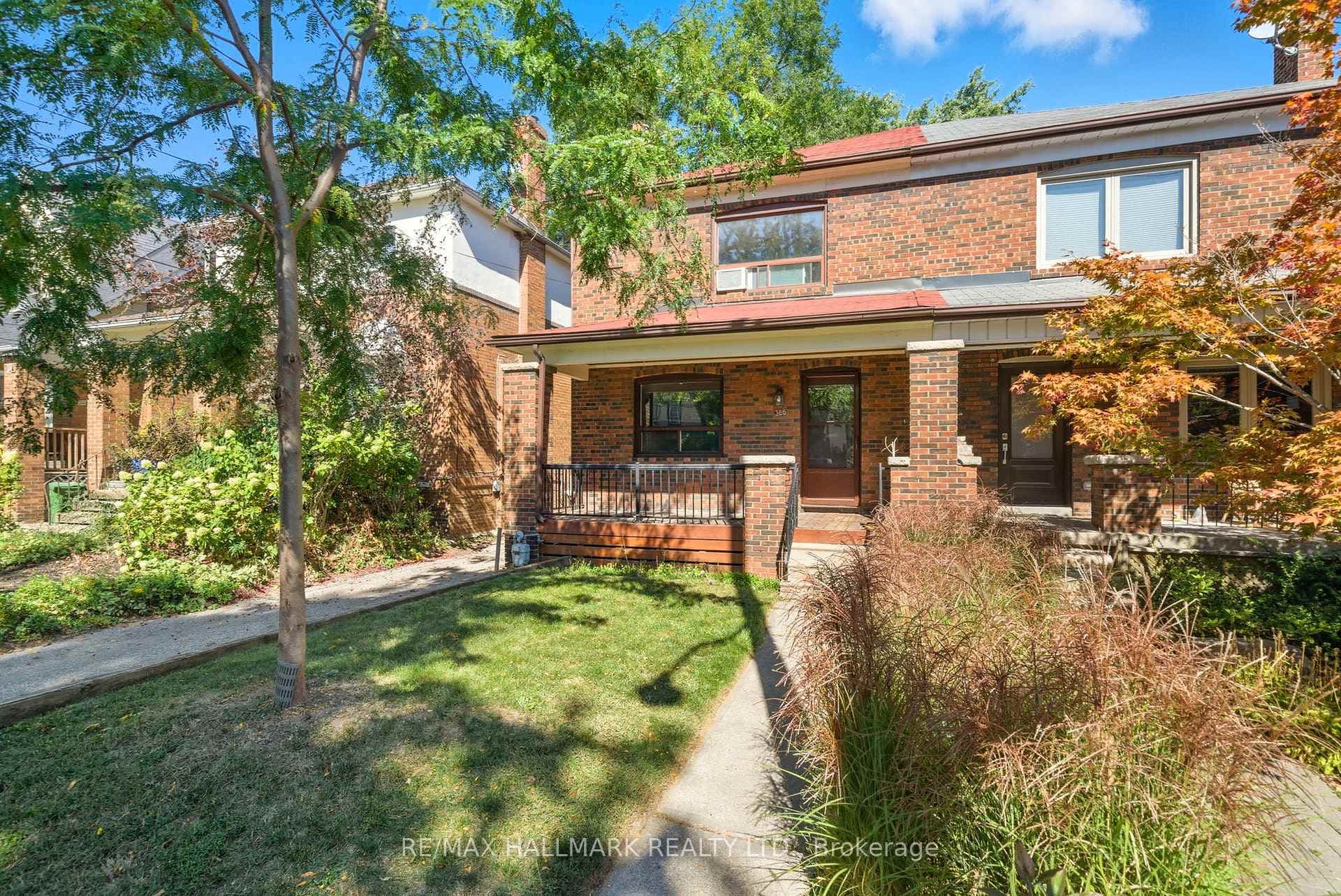 386 Belsize Drive photo 3