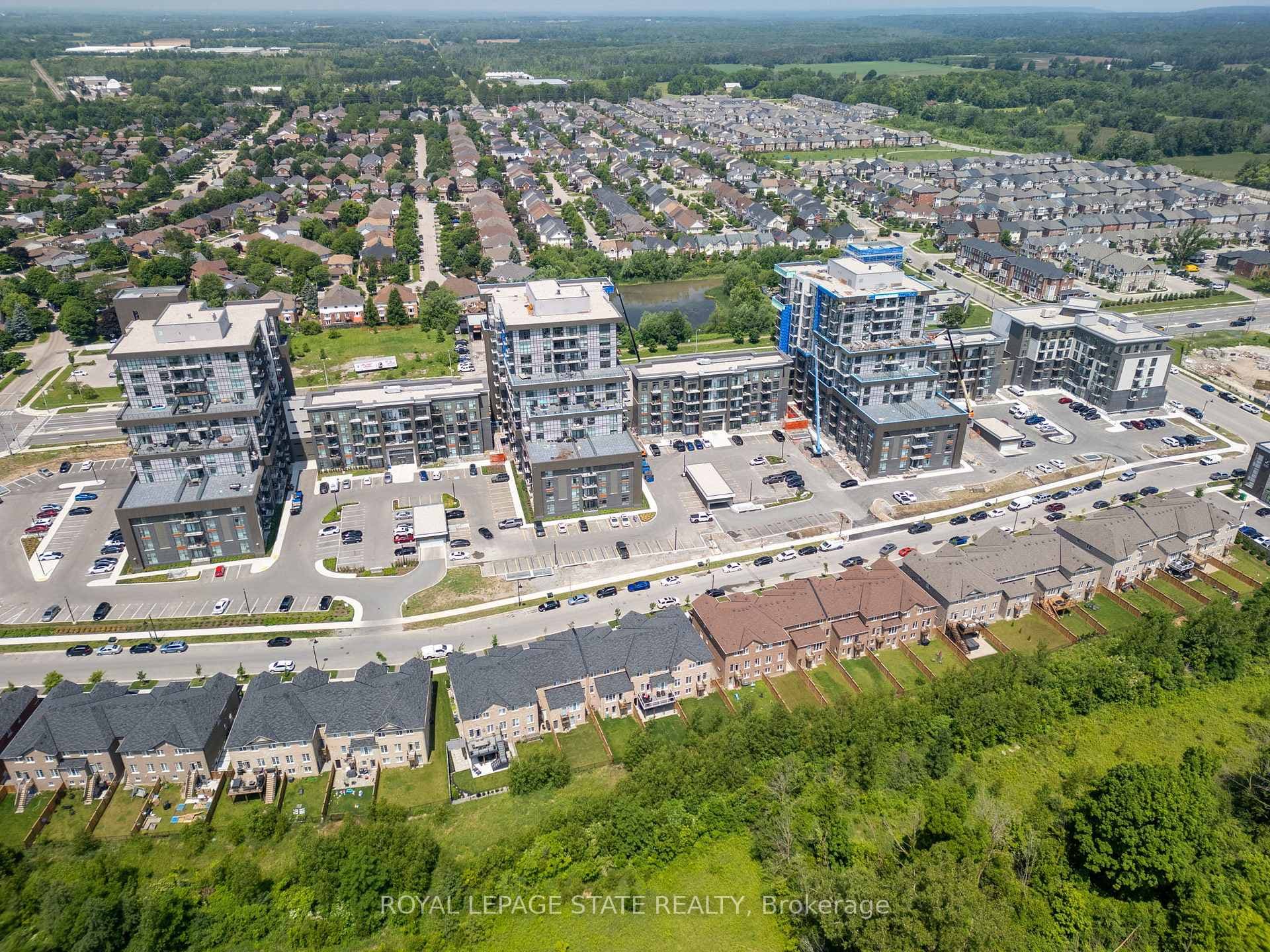 470 Dundas Street Unit 422 photo 28