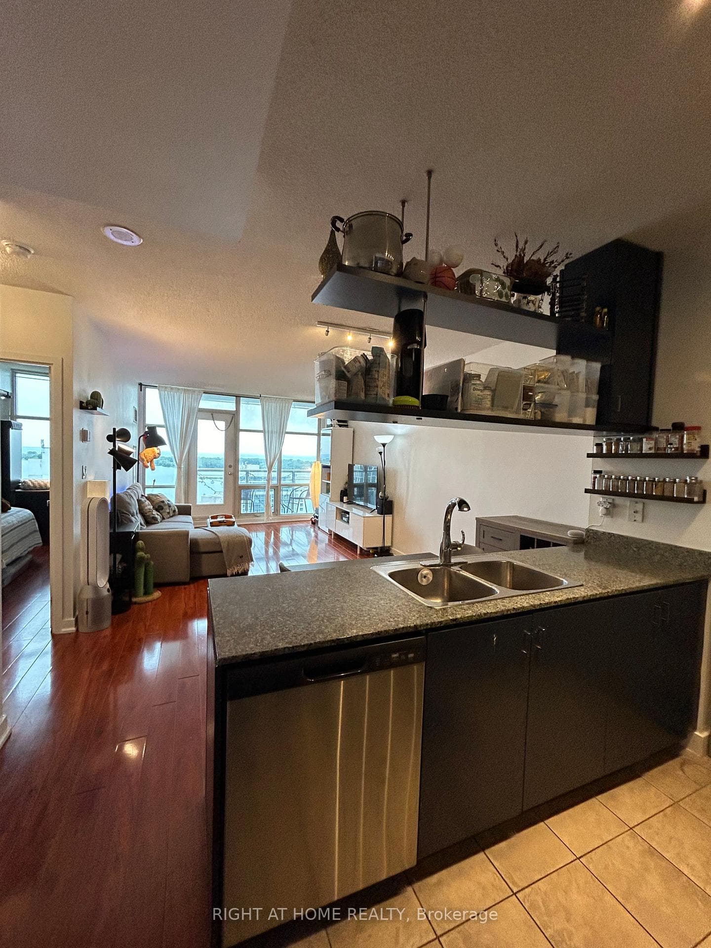 10 Navy Wharf Court Unit 2510 photo 3