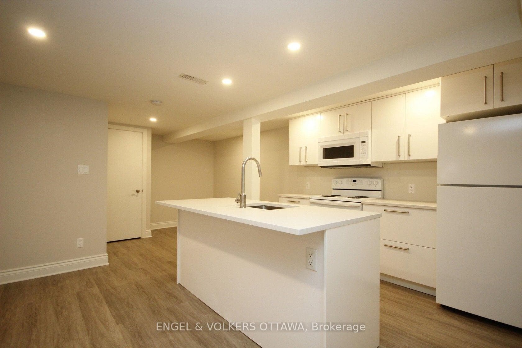 2073 Alton Street Unit B photo 9
