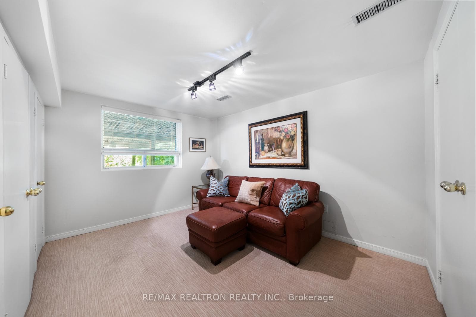 25 Cedar Springs Grove photo 31