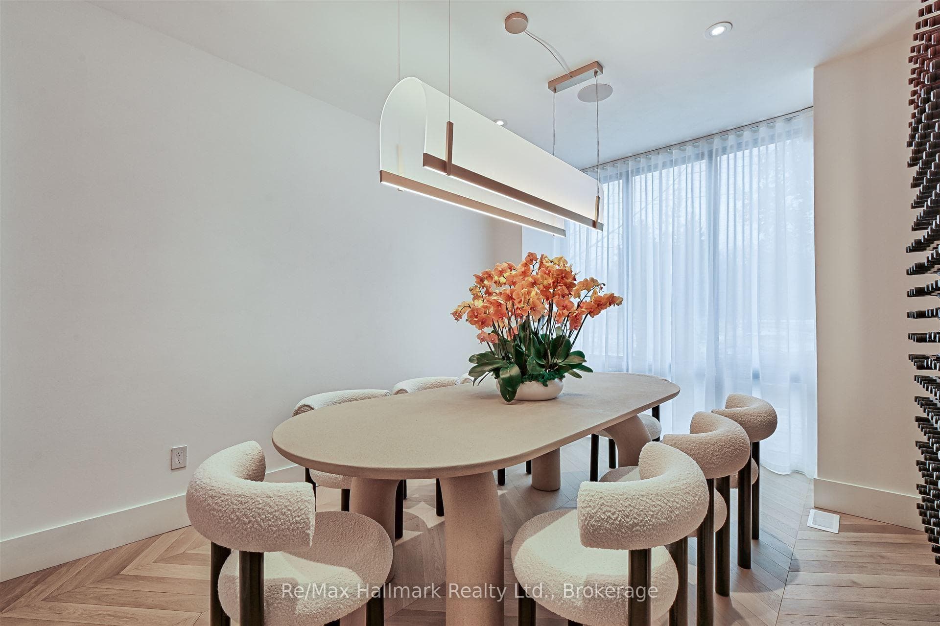 63 Pears Avenue photo 6