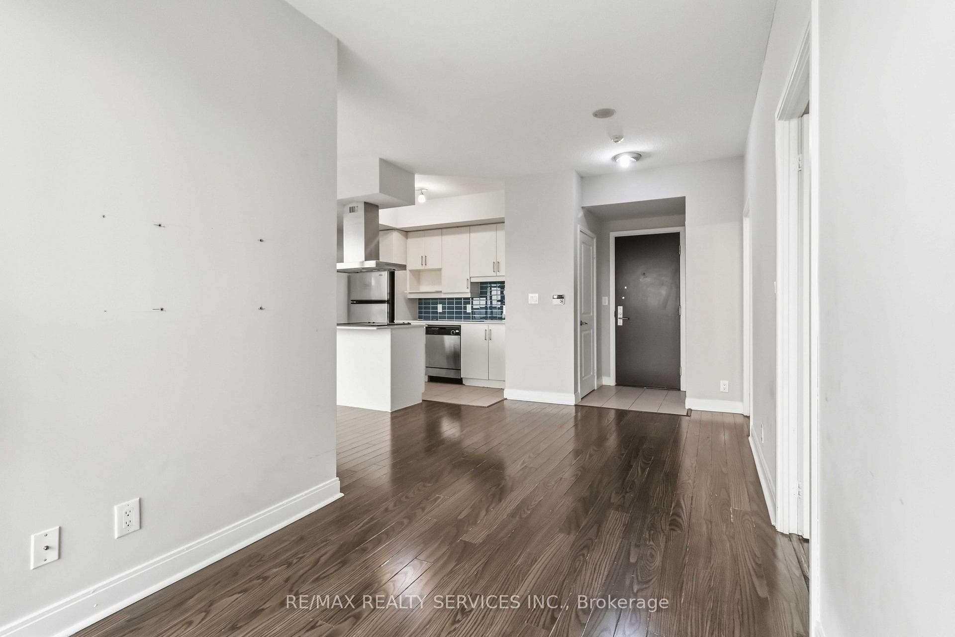 60 Absolute Avenue Unit 1405 photo 5