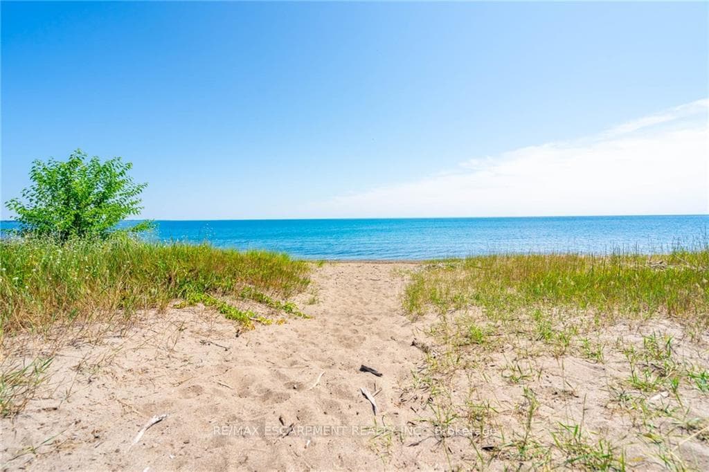653 Beach Boulevard photo 2