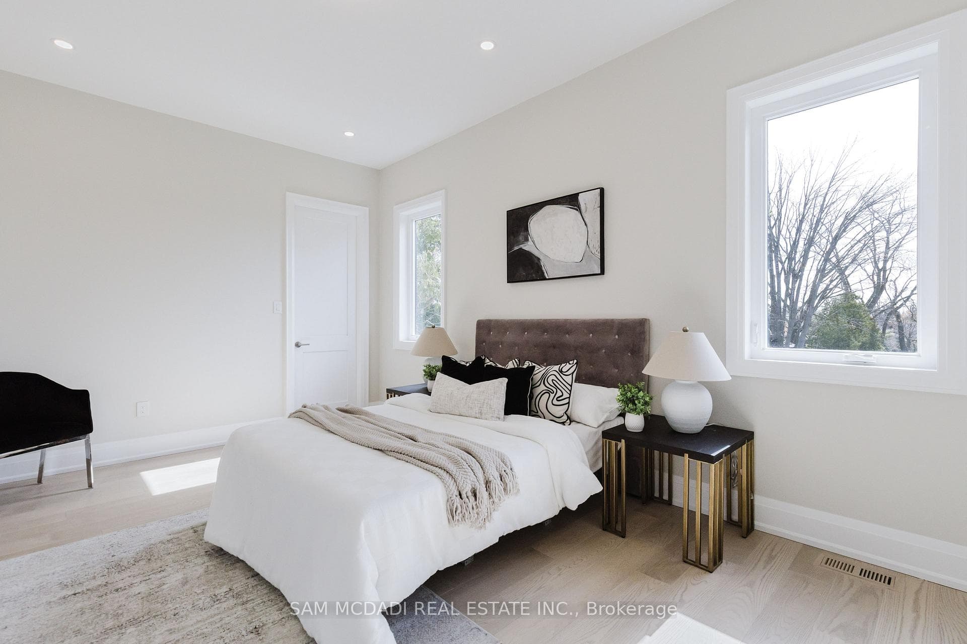 2346 Rebecca Street photo 22
