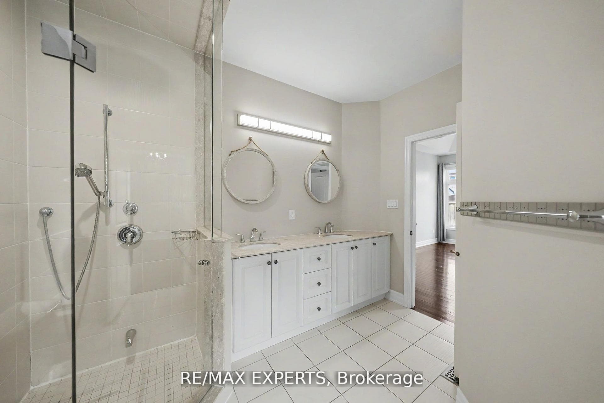 4 Sim Hill Crescent photo 38