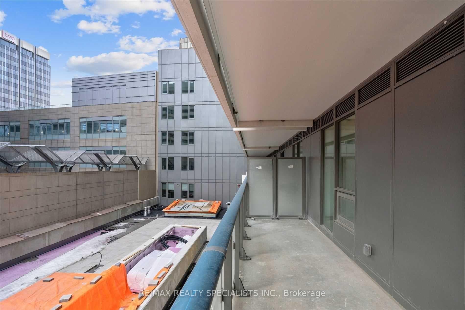 2221 Yonge Street Unit 306 photo 16