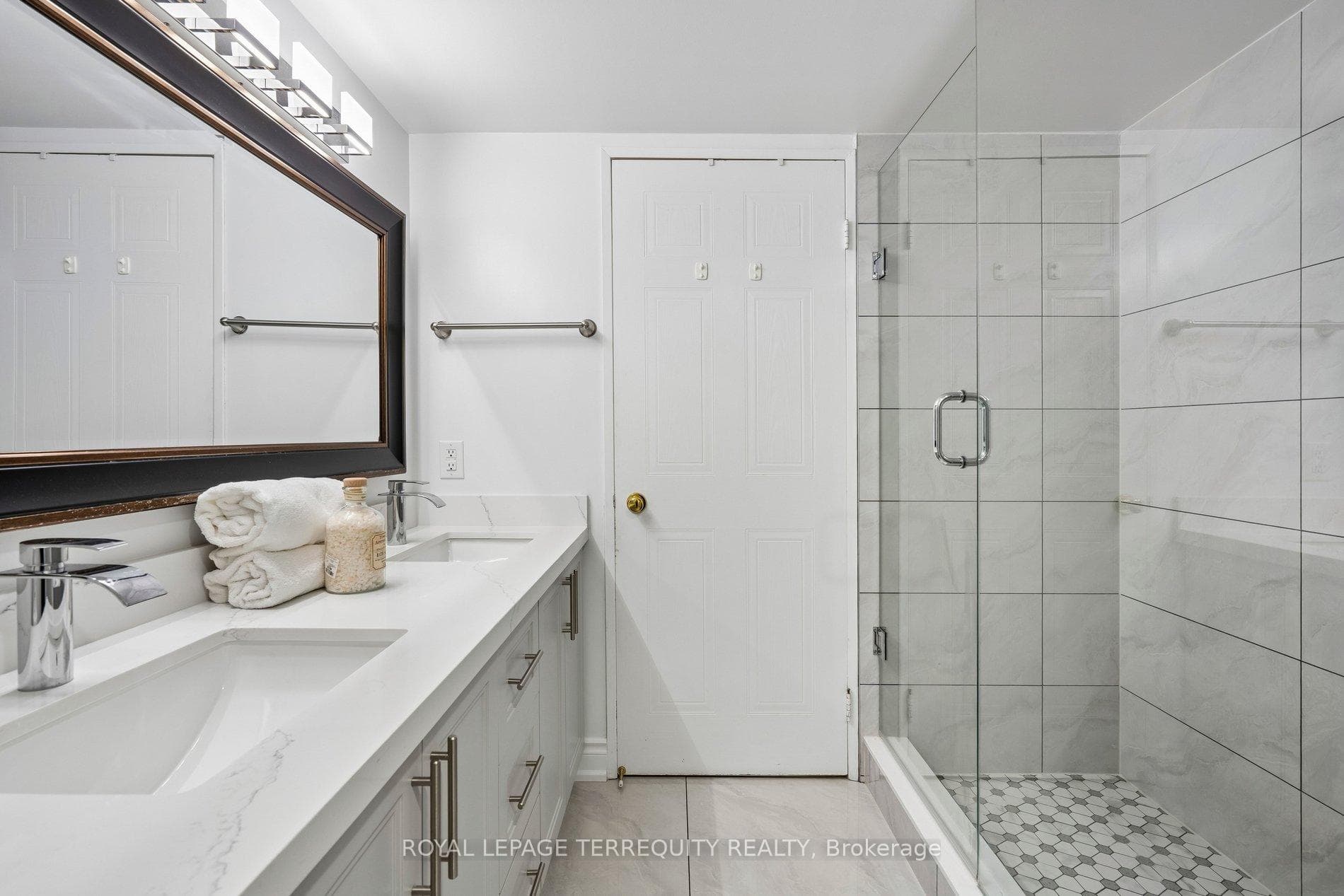 410 Mclevin Avenue Unit 709 photo 24