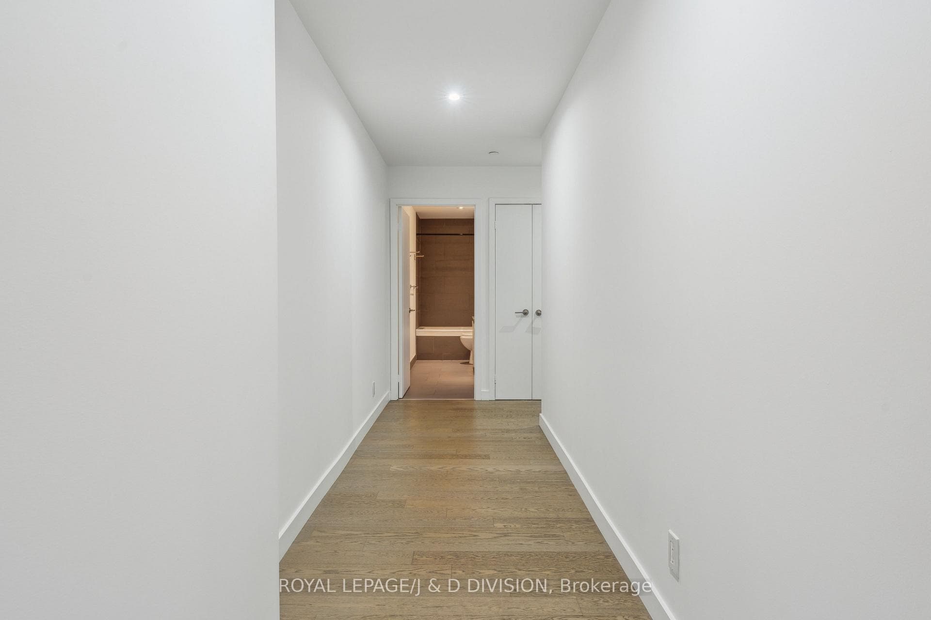 111 Bathurst Street Unit 423 photo 29