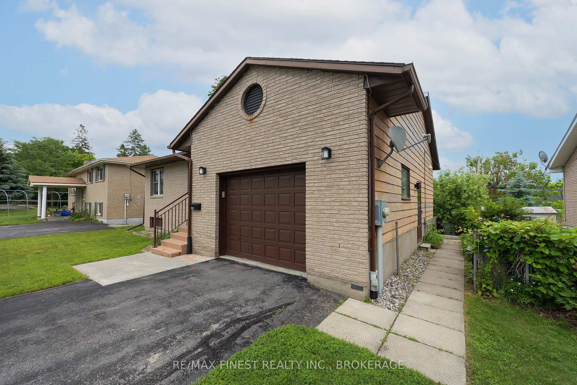 114 Joyce Street photo 4