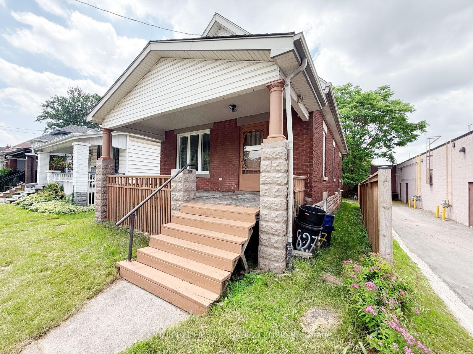 827 Quebec Street photo 3