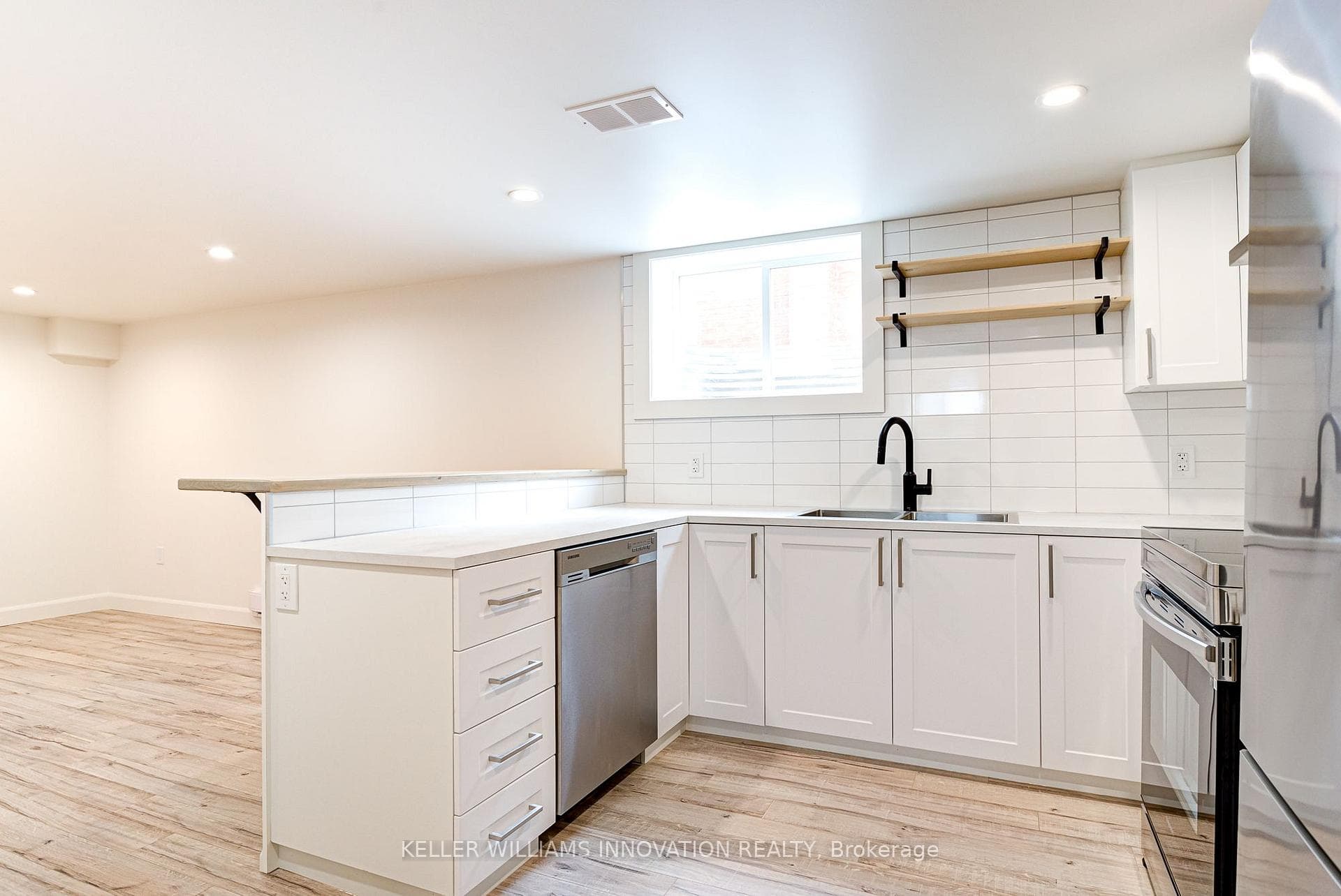 81 Culver Crescent Unit B photo 12
