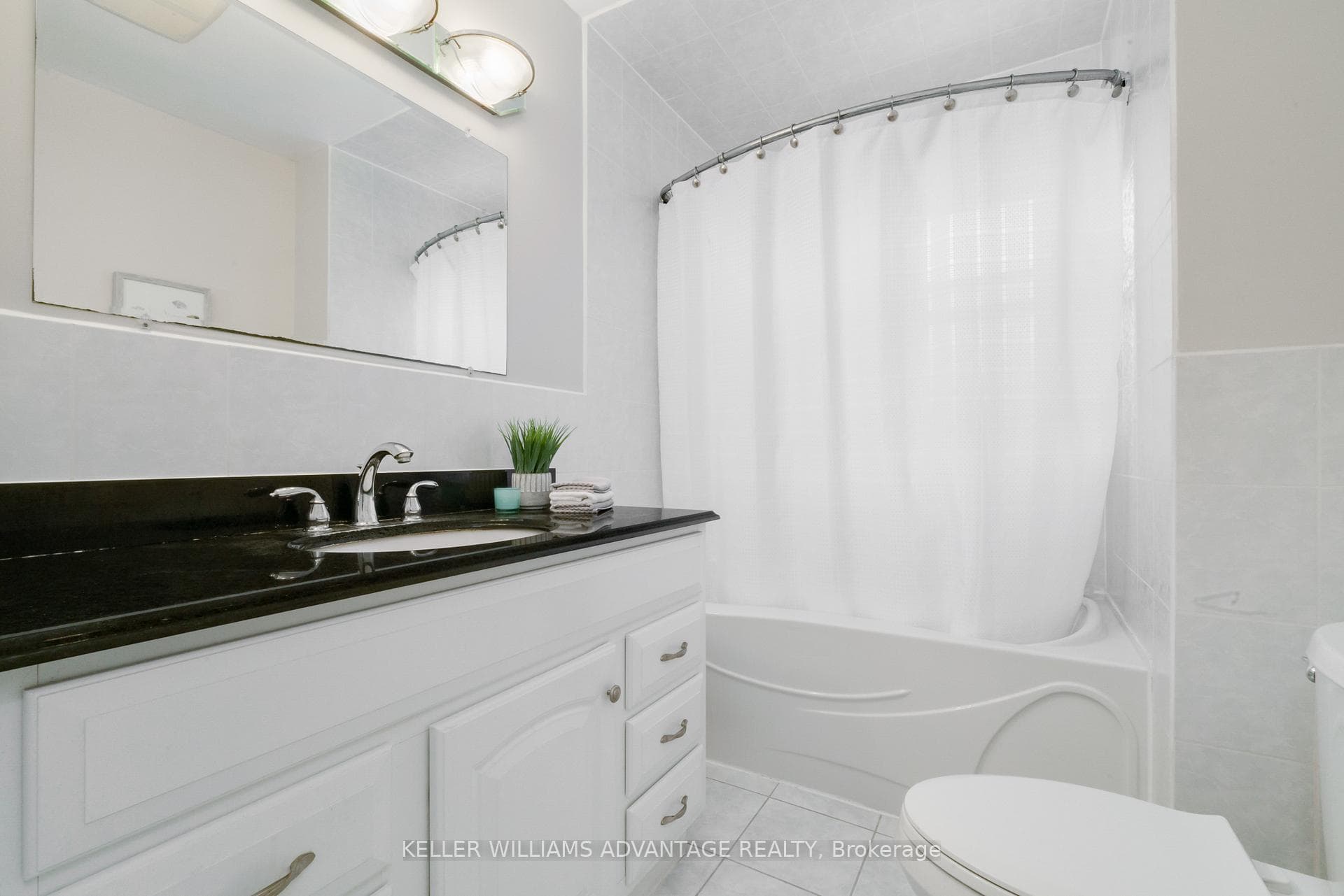 16 Droxford Avenue photo 24