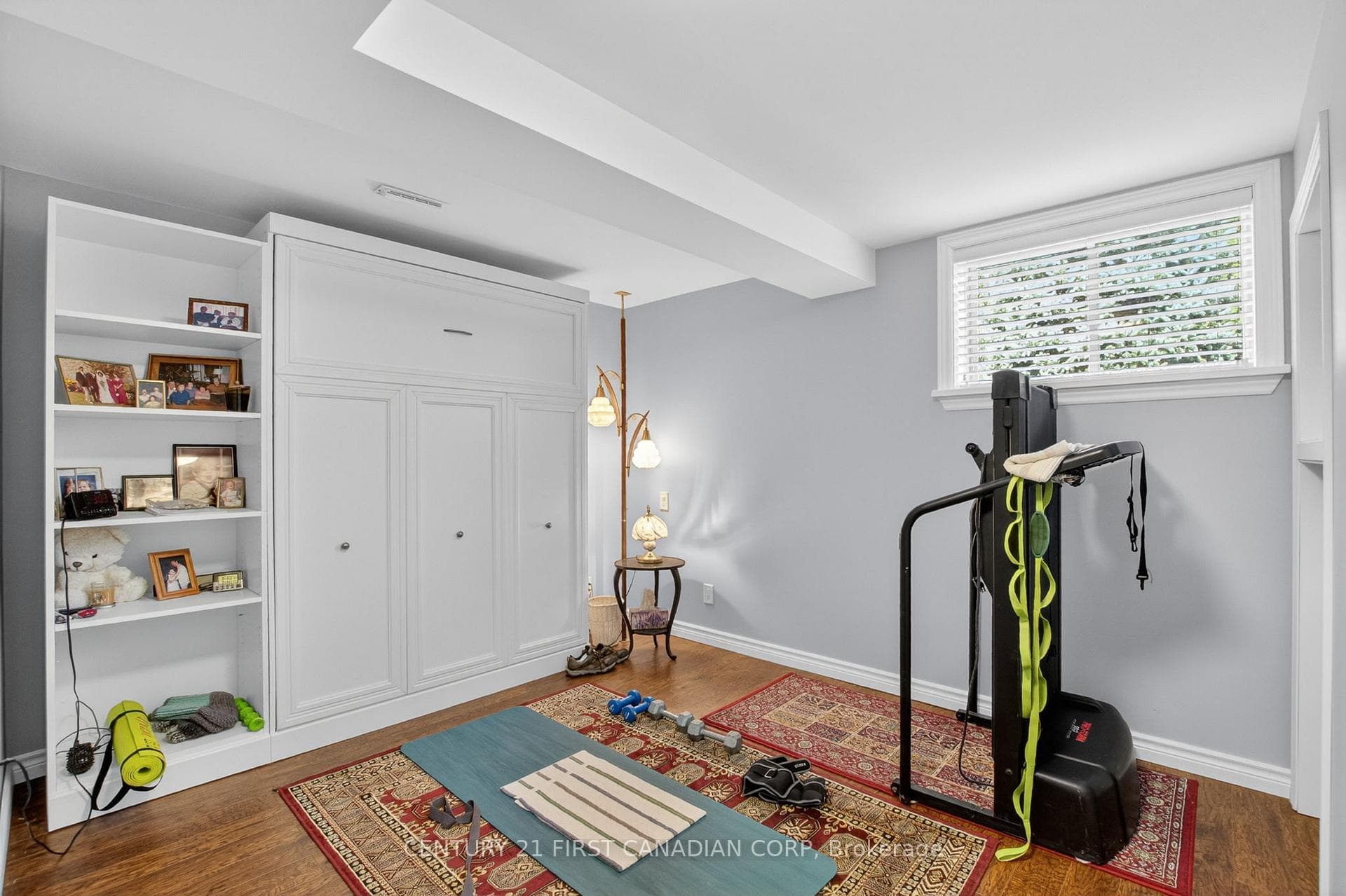 653 Peter Street photo 36