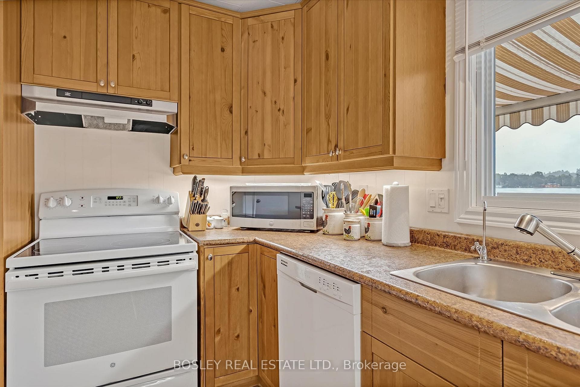 146 Lakeland Road photo 9